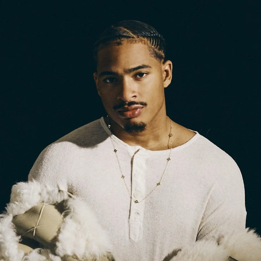 Arin Ray Biography: Height, Girlfriend, Wikipedia, Age, Net Worth - Biography