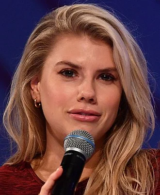 Charlotte McKinney Biography: Parents, Boyfriend, Height, Instagram, Age & Net Worth - Biography