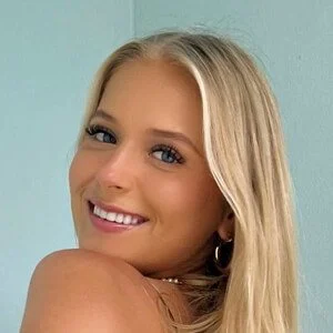 Claire Lizzy Biography: Net Worth, TikTok, Birthplace, Boyfriend, Wikipedia - Biography