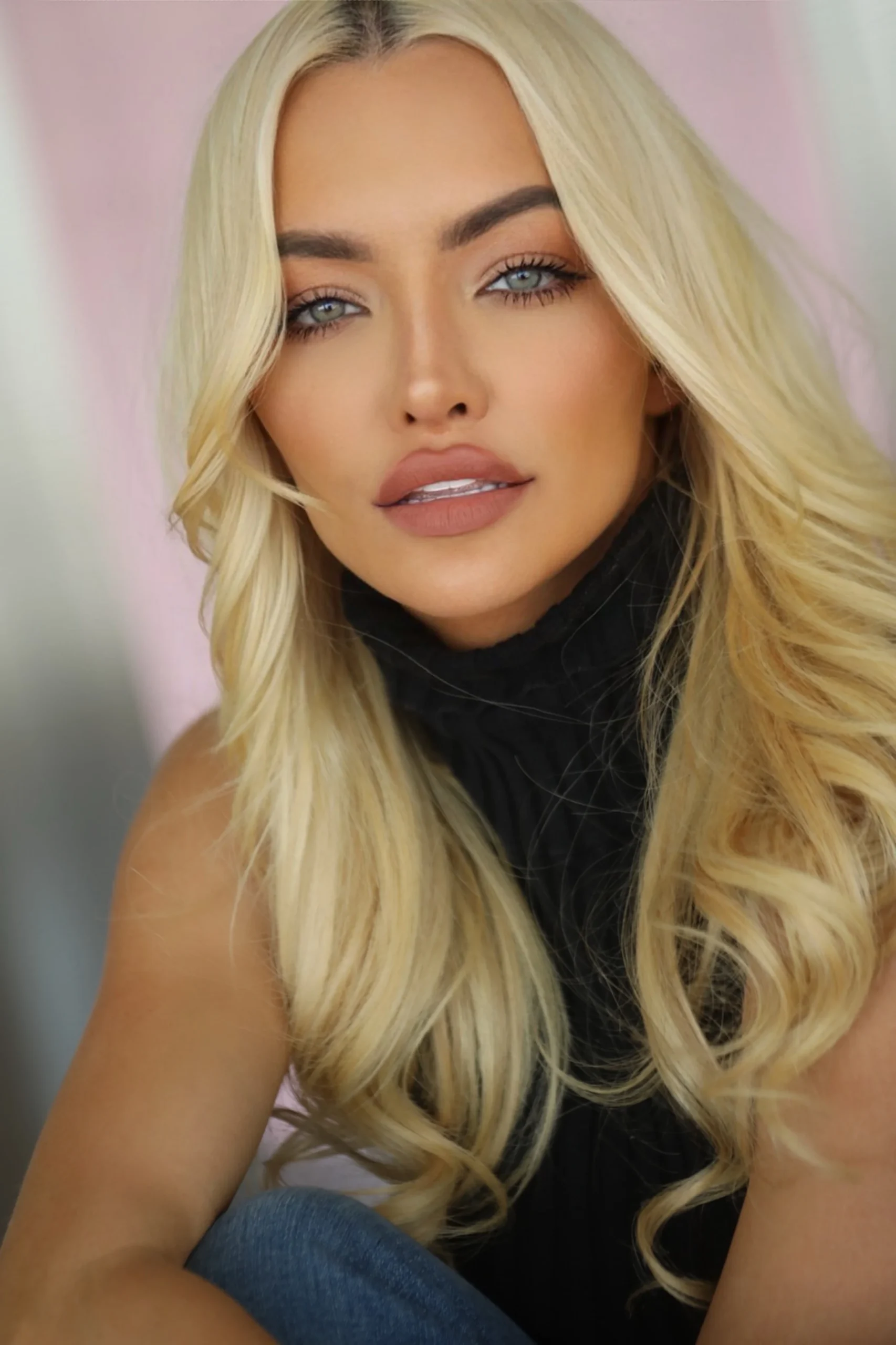 Lindsey Pelas Biography: Height, Age, Career, Net Worth, Boyfriend - Biography