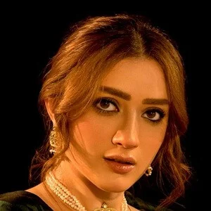 Momina Iqbal Biography: Siblings, Husband, Age, Family, Net Worth, Awards - Biography