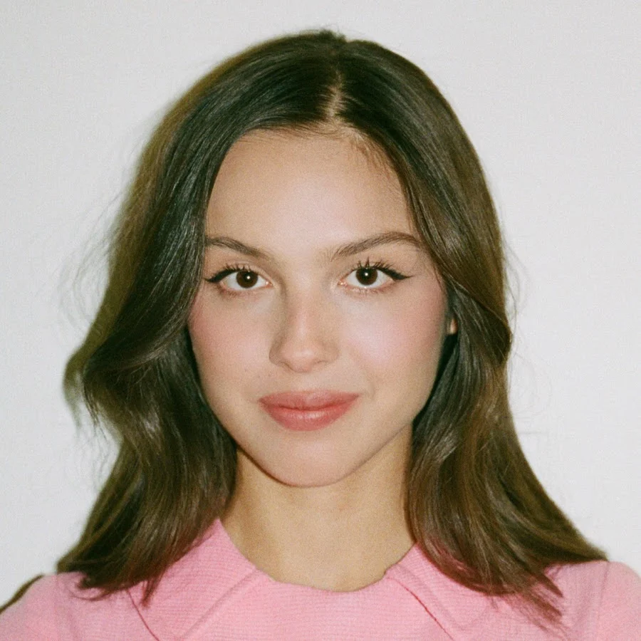 Olivia Rodrigo Biography: Height, Age, Boyfriend, Net Worth, Awards - Biography