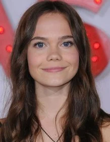Oona Laurence Biography: Boyfriend, Height, Age & Net Worth, Instagram - Biography