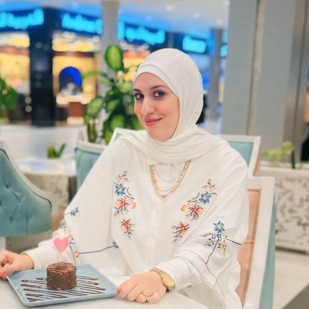 Nahla Abdel Aziz Al Hajiri Biography: Nationality, Age, Husband, Family - Biography