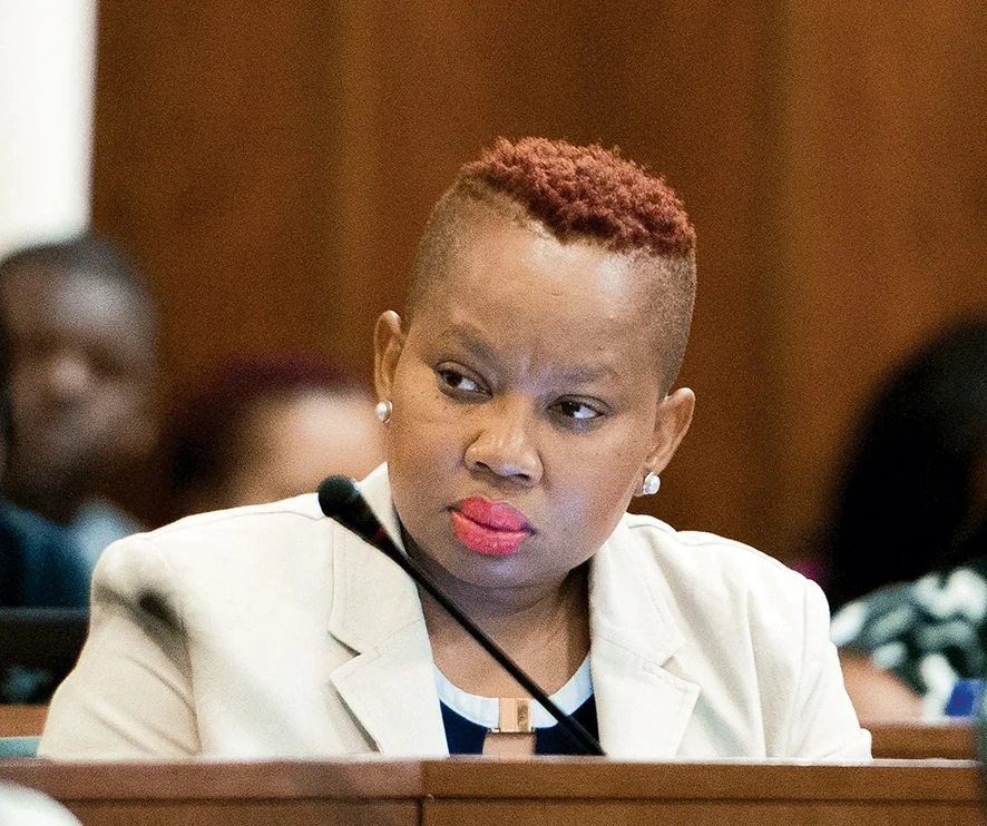 Lumka Oliphant Biography: Qualifications, Age, Education, Net Worth, Husband - Biography