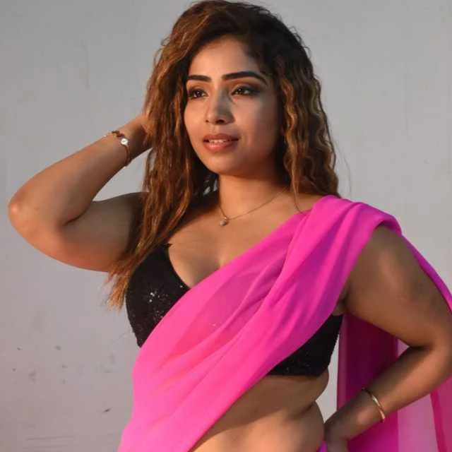 Aayushi Jaiswal Biography: Height, Age, Net Worth, Husband, Religion - Biography