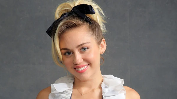 Miley Cyrus Biography